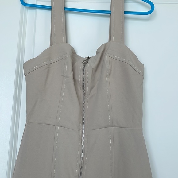 Jumpsuit in Beige - Picture 7 of 8